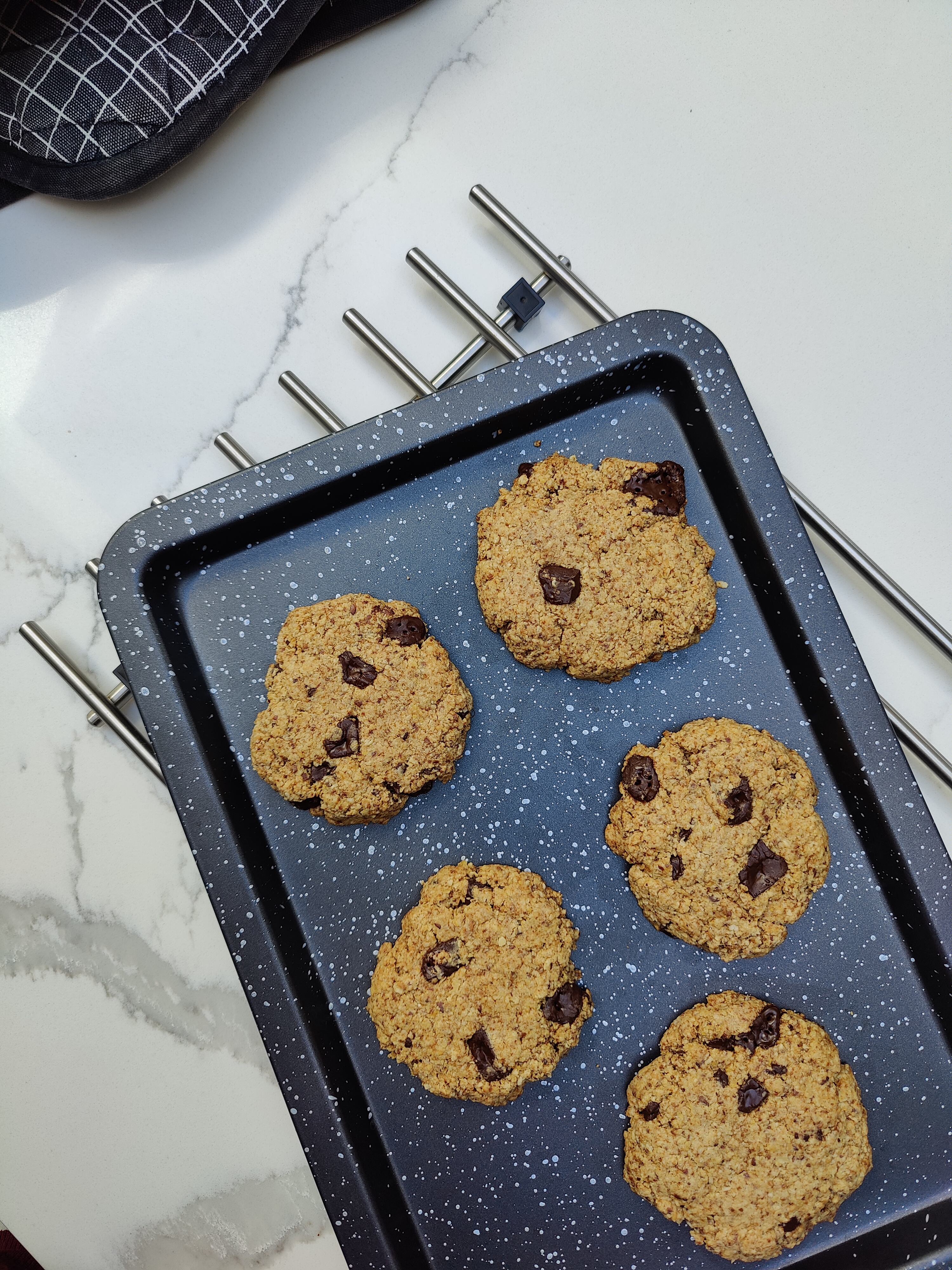 Chocolate chip peanut butter cookies